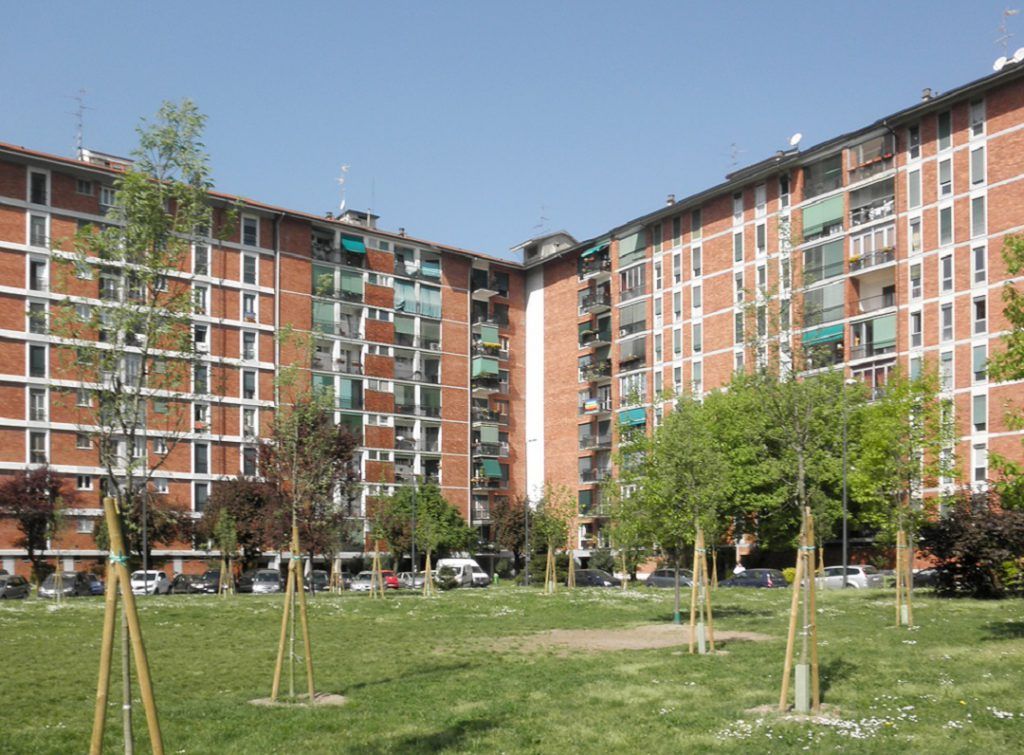 Interventi volti alla realizzazione di nuova edilizia residenziale sociale, il recupero e la destinazione a servizi abitativi sociali del patrimonio immobiliare pubblico e privato non utilizzato (sfitto invenduto) o sottoutilizzato.